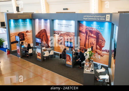 Stand Promozione Al Ula come una destinazione in Arabia Saudita in Cina ILTM Luxury Travel Exhibition svoltasi a Shanghai. Foto Stock