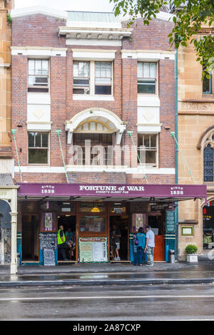 Sydney, Australia - 23 Marzo 2013: Le fortune della guerra public house. Il pub ha fama di essere la più antica della città. Foto Stock