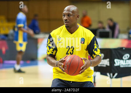 Gdynia, Polonia. 05 Nov, 2019. Rickey Paulding visto in azione durante i 7 giorni EuroCup gruppo D match tra Asseco Arka Gdynia e cestelli EWE Oldenburg a Gdynia.(punteggio finale; Asseco Arka Gdynia 61:73 cesti EWE Oldenburg) Credito: SOPA Immagini limitata/Alamy Live News Foto Stock