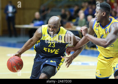 Gdynia, Polonia. 05 Nov, 2019. Rickey Paulding visto in azione durante i 7 giorni EuroCup gruppo D match tra Asseco Arka Gdynia e cestelli EWE Oldenburg a Gdynia.(punteggio finale; Asseco Arka Gdynia 61:73 cesti EWE Oldenburg) Credito: SOPA Immagini limitata/Alamy Live News Foto Stock