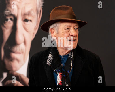 New York, NY - 6 Novembre 2019: Sir Ian McKellen assiste il buon bugiardo premiere a 787 7th Avenue a Manhattan Foto Stock