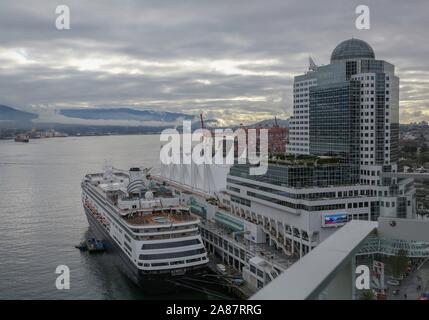 Vancouver, Kanada. 03Sep, 2014. 03.09.2014, Canada, nave da crociera Volendam nel porto di Vancouver, foto: Snowfield fotografia, | Utilizzo di credito in tutto il mondo: dpa/Alamy Live News Foto Stock