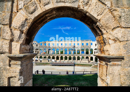 Arena di Pola, in Croazia. Rovine del meglio conservato anfiteatro romano. UNESCO - Sito Patrimonio dell'umanità. Immagine Foto Stock