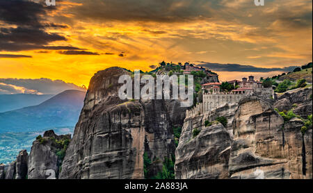I monasteri di Varlaam e la trasfigurazione di Cristo a Meteora in Grecia Foto Stock