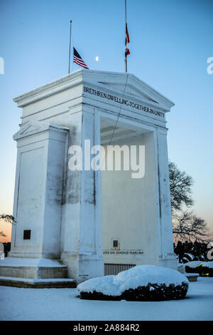 Arco della Pace all'Arco della Pace del valico di frontiera a confine con il Canada tra Stato di Washington e British Columbia a Blaine (US) e Douglas (BC) Foto Stock