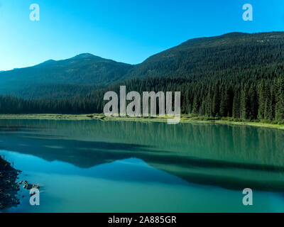 Moose Lake, Alberta, Jasper National Park, il Canada, il Parco Nazionale di Jasper, Canada, preso dal canadese, tramite la ferrovia trans Canada treno Foto Stock