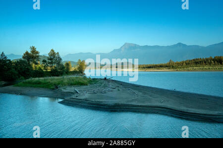 Il Fraser Fiume, il fiume più lungo all'interno di British Columbia, Canada, preso dal canadese, tramite la ferrovia trans-Canada treno da Vancouver a Toronto Foto Stock