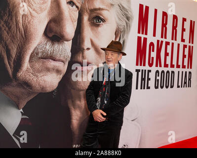 Sir Ian McKellen assiste il buon bugiardo premiere a 787 7th Avenue in Manhattan (foto di Lev Radin/Pacific Stampa) Foto Stock