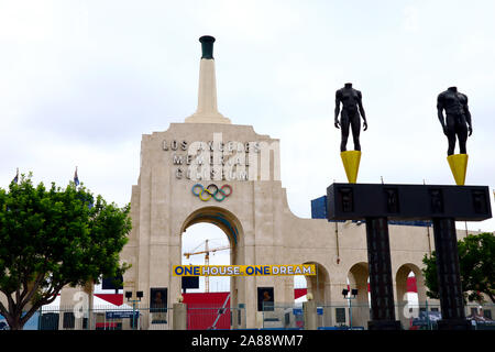 Los Angeles Memorial Coliseum si trova nel parco espositivo - Los Angeles, California Foto Stock