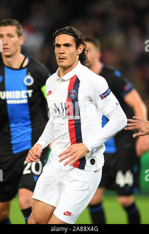 (191107) -- Parigi, nov. 7, 2019 (Xinhua) -- Edinson Cavani (L) di Parigi Saint-Germain reagisce durante la UEFA Champions League match tra Parigi Saint-Germain e Club Brugge presso il Parc des Princes a Parigi, Francia, nov. 6. 2019. (Foto da Jack Chan/Xinhua) Foto Stock