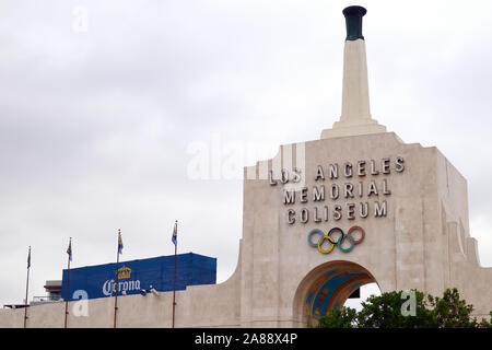 Los Angeles Memorial Coliseum si trova nel parco espositivo - Los Angeles, California Foto Stock