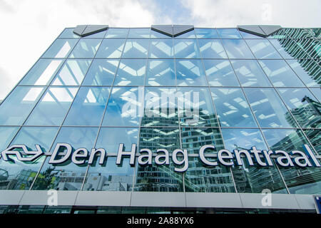 Den Haag, Paesi Bassi. 07 Nov, 2019. DEN HAAG, 07-11-2019, la stazione ferroviaria centrale di La Hague CS. Credito: Pro scatti/Alamy Live News Foto Stock