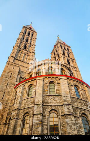 Notre Dame de Tournai torri, Cattedrale di Nostra Signora de Tournai, Vallone Comune, Belgio Foto Stock