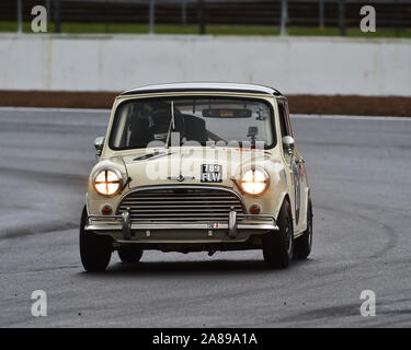 Darren Turner, Morris Mini Cooper S Mini celebrazione trofeo, Masters Historic Racing, Silverstone Classic, luglio 2019, Silverstone, Northamptonshire, Foto Stock