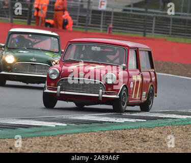 Mark Burnett, Austin Mini Countryman, Mini celebrazione trofeo, Masters Historic Racing, Silverstone Classic, luglio 2019, Silverstone, Northamptonshire, Foto Stock