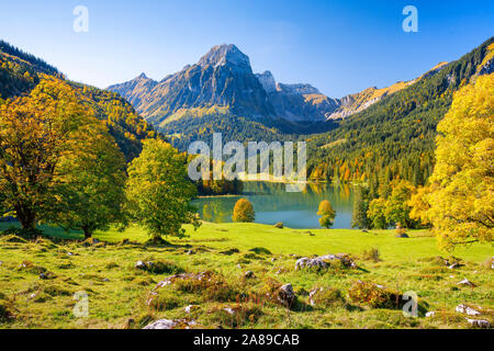 Obersee, Brünnelistock - 2133m, Glarona, Schweiz Foto Stock