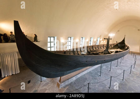 La nave Gokstad, risalente al X secolo al Museo delle Navi Vichinghe a Oslo, Norvegia Foto Stock