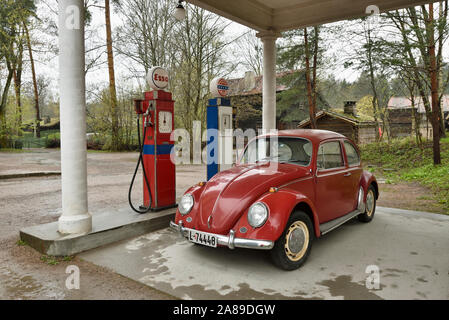 Vecchia stazione di benzina presso il Museo delle Navi Vichinghe (Norsk Folkemuseum) a Bygdoy. Oslo, Norvegia Foto Stock