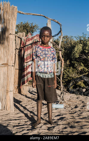 La povertà nelle famiglie africane Mozambico Foto Stock