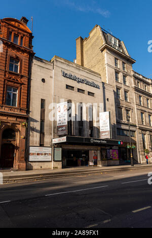 Trafalgar Studios, formerly The Whitehall Theatre, West End theatre di Whitehall, vicino a Trafalgar Square, nella City of Westminster, Londra, Regno Unito Foto Stock