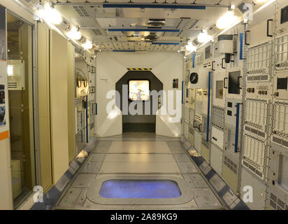 Modulo Columbus, dell'Agenzia spaziale europea più grande contributo alla Stazione Spaziale Internazionale, nel Centro Spaziale Nazionale, Leicester, Regno Unito Foto Stock
