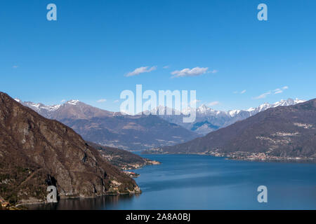 Bellissima vista del lago di Como dal monte Crocetta a Menaggio - lago di Como in Italia Foto Stock