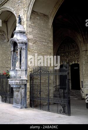 PORTADA DE S MIGUEL CON LA Virgen Blanca. Posizione: ST. MICHAEL's Church. VITORIA. ALAVA. Spagna. Foto Stock