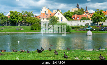 Park Almedalen a Visby, Gotland (Svezia). Foto Stock