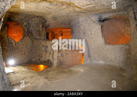 Cappadocia. Antica città sotterranea, città sotterranea di Kaymakli, costruita su 8 livelli che poteva accogliere 5000 persone. Cappadocia, Anatolia, Turchia. Foto Stock