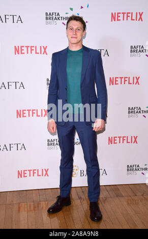 George MacKay arrivando per l annuale svolta BAFTA Brit Party a Banqueting House di Londra. Foto Stock