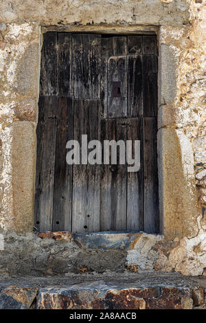 Vecchia porta rustica in Magacela. Extremadura. Spagna. Foto Stock