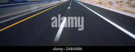 Primo piano di un'autostrada Foto Stock