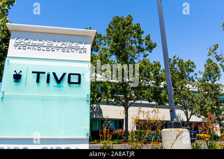 Agosto 7, 2019 San Jose / CA / STATI UNITI D'AMERICA - Close up di Tivo segno presso la loro sede nella Silicon Valley; tivo Corporation è una tecnologia americana company Foto Stock