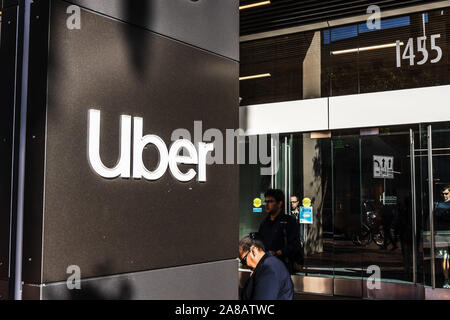 Agosto 21, 2019 San Francisco / CA / STATI UNITI D'AMERICA - UBER sede nel quartiere SOMA; Uber Technologies, Inc. è una multinazionale americana netto di trasporto Foto Stock