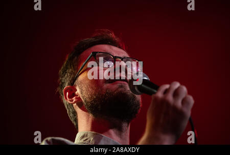 Copenhagen, Danimarca. 05th, novembre 2019. Cantante e cantautore Tom Tukker esegue un concerto dal vivo a VEGA in Copenhagen. (Photo credit: Gonzales foto - Joe Miller). Foto Stock