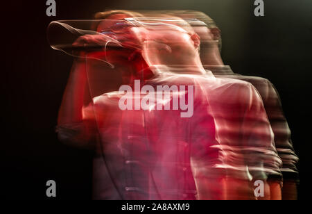 Copenhagen, Danimarca. 05th, novembre 2019. Cantante e cantautore Tom Tukker esegue un concerto dal vivo a VEGA in Copenhagen. (Photo credit: Gonzales foto - Joe Miller). Foto Stock