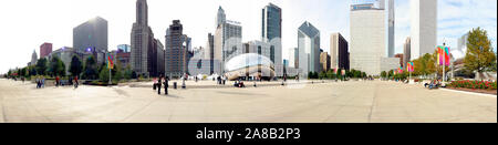 Edifici in una città, il Millennium Park di Chicago, Illinois, Stati Uniti d'America Foto Stock