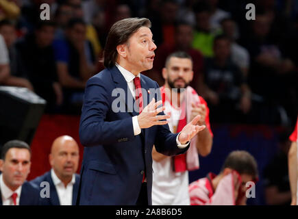 Belgrado. 7 Nov, 2019. Crvena Zvezda's head coach Andrija gesti Gavrilovic durante l'Eurolega di basket della stagione regolare corrispondenza tra Crvena Zvezda e Real Madrid a Belgrado in Serbia su nov. 7, 2019. Credito: Predrag Milosavljevic/Xinhua/Alamy Live News Foto Stock