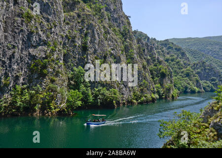 Fiume Treska attraversando il Canyon Matka, Macedonia Foto Stock