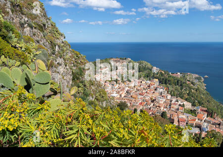 Taormina - la veduta sulla città. Foto Stock