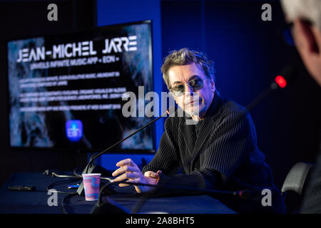 Lisbona, Portogallo. 07 Nov, 2019. Musicista, Jean-Michel Jarre parla durante l'annuale Vertice Web technology conference a Lisbona. Credito: SOPA Immagini limitata/Alamy Live News Foto Stock