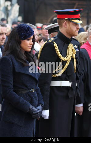 Londra, Regno Unito. 07 Nov, 2019. Il principe Harry, duca di Sussex e Meghan, duchessa di Sussex partecipare all'apertura della Abbazia di Westminster Campo di ricordo a Londra. Credito: SOPA Immagini limitata/Alamy Live News Foto Stock