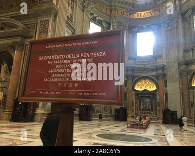 Vaticano Vaticano, Cina. 8 Novembre, 2019. Vaticano, st. Pietro Chiesa.San Pietro Chiesa è una basilica cattolica in Vaticano. Fu costruita dal 1506 al 1626 ed è uno dei più importanti simboli della Chiesa Cattolica. Credito: SIPA Asia/ZUMA filo/Alamy Live News Foto Stock