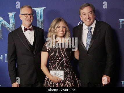 Los Angeles, Stati Uniti d'America. 07 Nov, 2019. Jennifer Lee, Chris Buck, Pietro Vecho assiste la premiere della Disney " congelati 2' al teatro Dolby il 07 novembre 2019 in Hollywood, la California. Credito: Tsuni/USA/Alamy Live News Foto Stock