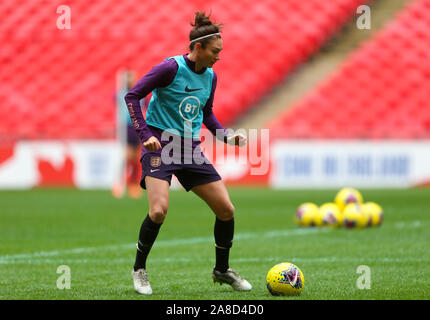 L'Inghilterra del Jodie Taylor durante la sessione di allenamento allo Stadio di Wembley, Londra. Foto Stock