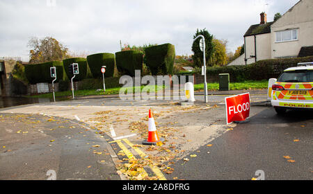 Kilton Bridge, Worksop, chiuso a causa di inondazioni Foto Stock