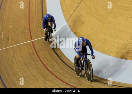 Glasgow, Regno Unito. 8 novembre 2019. Italia compete nel Womens Team Sprint di Chris Hoy Velodrome in Glasgow. 8 novembre 2019 Dan-Cooke credito/Alamy Live News Foto Stock