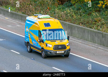 2018 Yellow Ford Transit 350; Safety Camera Enforcement Vehicle; traffico veicolare, trasporto, moderno, furgone di transito, in direzione sud sull'autostrada M6 a 3 corsie. Foto Stock