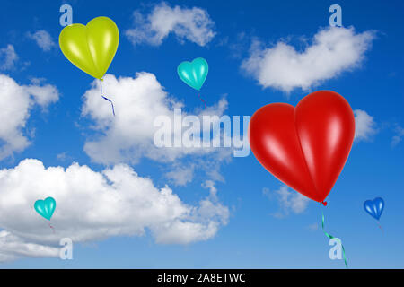 Bunte Herzluftballons vor blauen Himmel, Herzform, Luftballon, gelb, rot, rosa, blau, Cumulus Wolken, Foto Stock