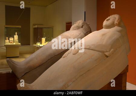 Fenicio sarcofagi antropoidi - V secolo A.C. Museo provinciale di Cadice, regione dell'Andalusia, Spagna, Europa. Foto Stock